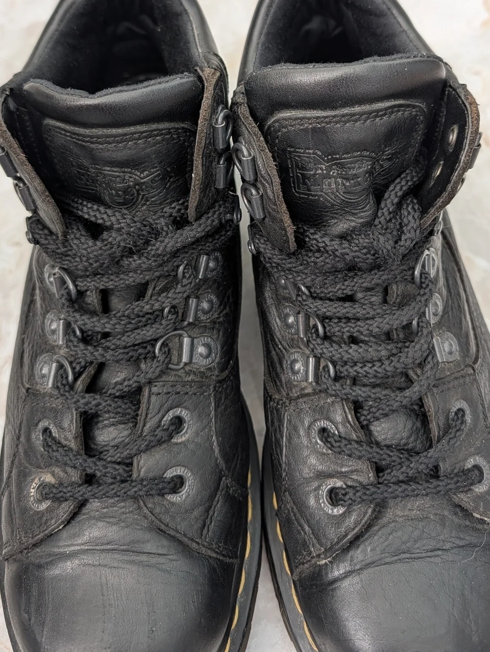 Unisex Dr. Martens Boots 10962  Black Leather Combat Men 9 / Woman's 10
